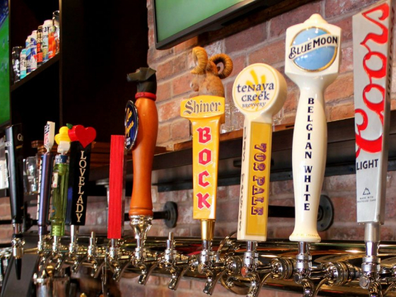 Flippin' Good Chicken, Burgers, Beer