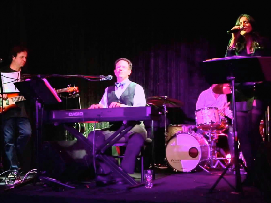 Kenny Davidsen Celebrity Piano Bar at Piazza Lounge